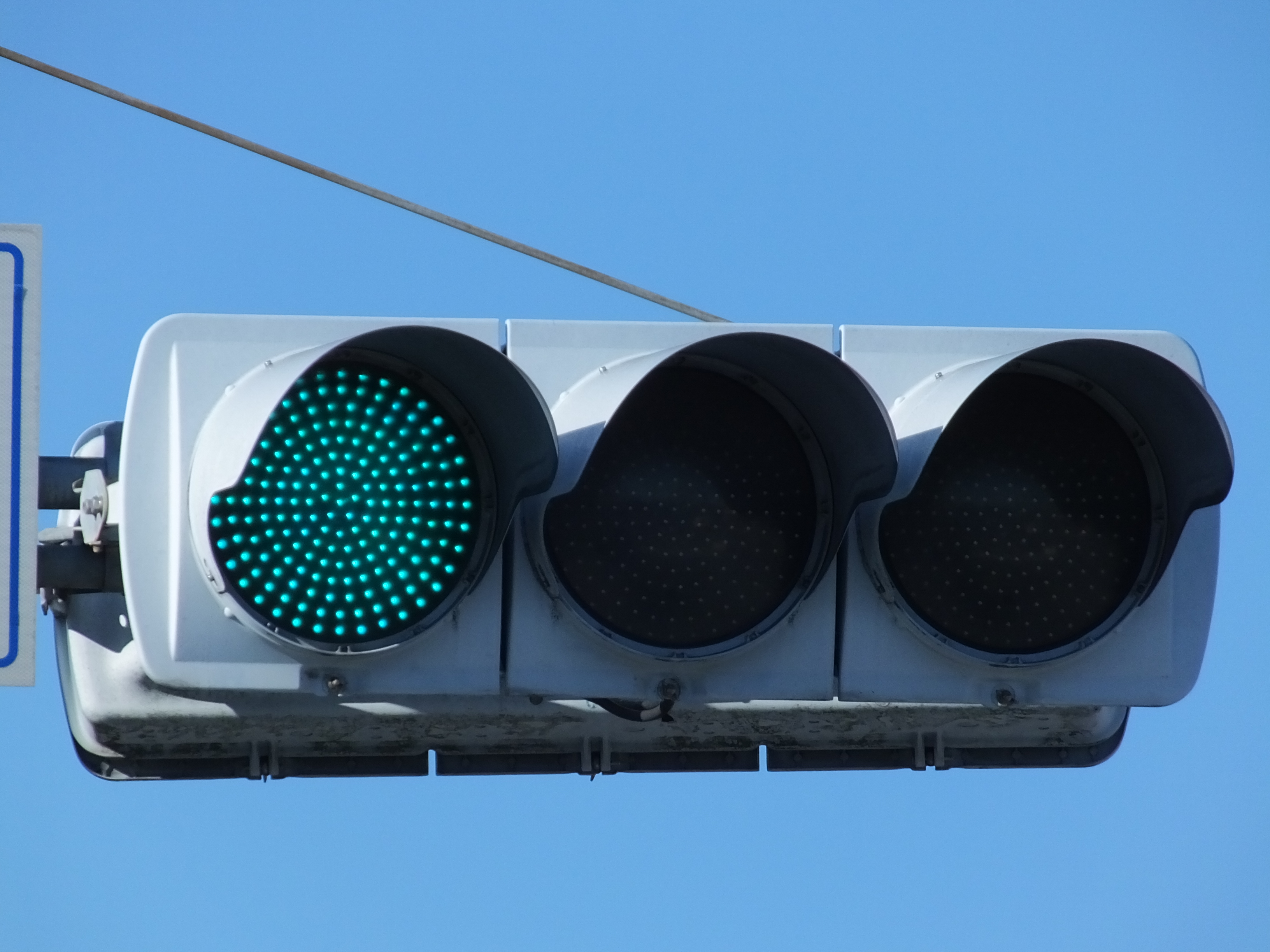 信号機 本物 静岡と兵庫は昭和時代の信号機がまだ現役!? もはや奇跡、現存する日本